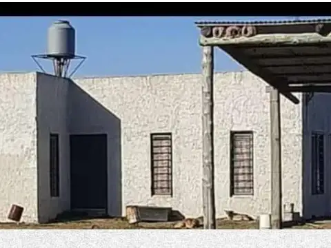 CASA EN VENTA SOBRE LOTE DE 4200 LA CAPILLA F.V