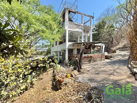 CASA EN VENTA TRES CERRITOS- TERRENO DE 3900 M2.