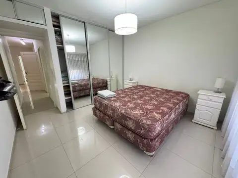 Casa en Venta con 5 cocheras