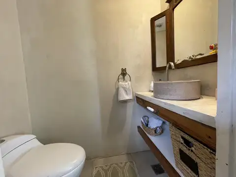 Intendente Dastuguel al 4000