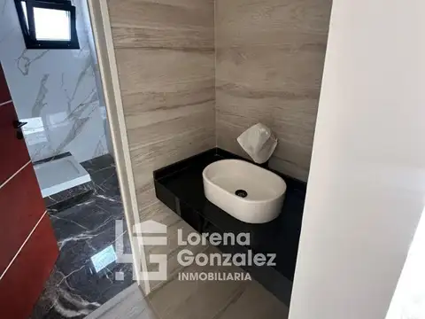 Casa 4 ambientes con 3 baños