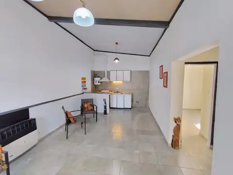 COMPLEJO 3 CASAS INDEPENDIENTES A LA VENTA EN FUNES CITY