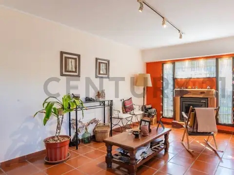 CASA EN VENTA EN LA PLATA - GONNET 3 DORMITORIOS