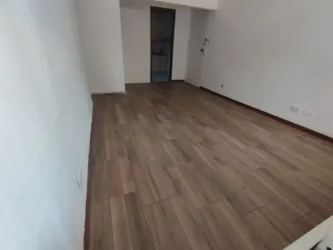 Crámer 2800, Piso PB