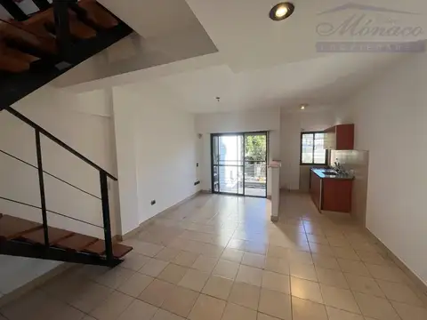 UNICO! Ph 2 amb en Duplex con Terraza Propia!  77m2 totales