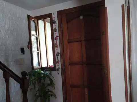 DUPLEX DE 4 AMB CON PARQUE Y ENTRADA DE AUTO