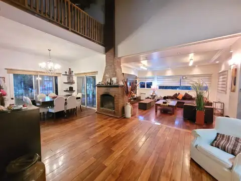 Casa 6 ambientes con 3 baños