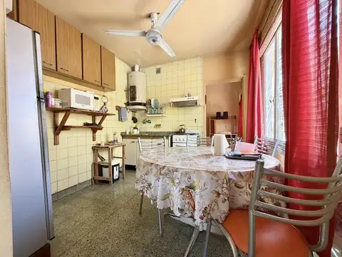 Casa 3 ambientes con 2 baños