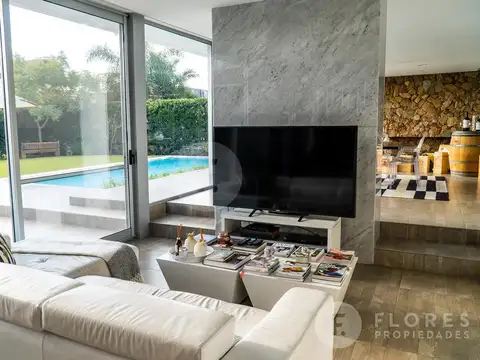 Casa en Alquiler en La Lomada De Pilar, USD 7.000