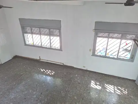 Depto Tipo Casa 4 ambientes con 2 baños