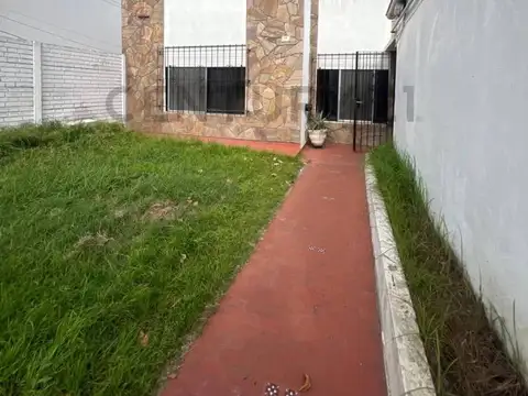 CASA EN VENTA EN VILLA CATELLA
