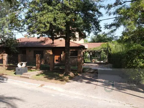 Exclusiva Casa en Venta - Parque Avalos