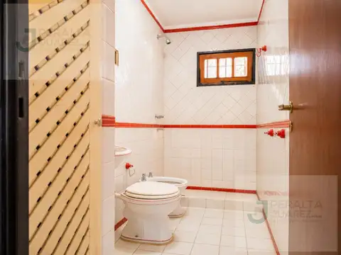 Exclusiva Casa en Venta - Parque Avalos