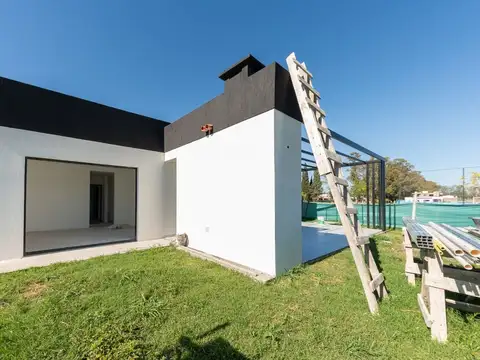 Casa 4 ambientes con 3 baños