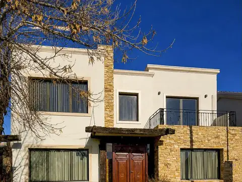 CASA EN ALQUILER BARRIO LOS SOLARES RODEO DEL MEDIO CON TOUR VIRTUAL