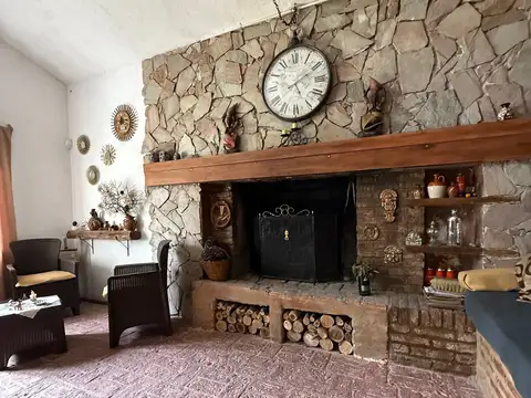 Quinta en PH, 1232 m2 totales - Casa con pileta -