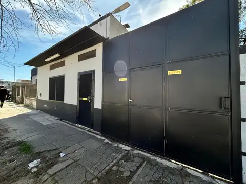 VENTA - GALPON CON OFICINAS - MERLO