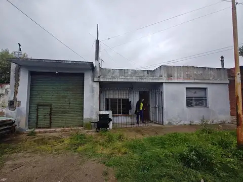 Casa con Local en venta en G. Catan