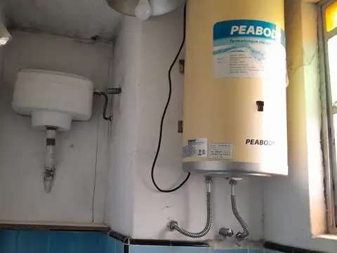 1 AMBIENTE DE 4 X 4 CON COCINA CHICA , BAÑO Y  SALIDA A TERRAZA PROPIA