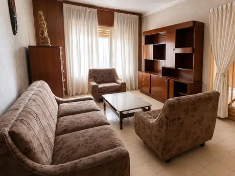 VENTA CASA + DEP EN B° JARDIN