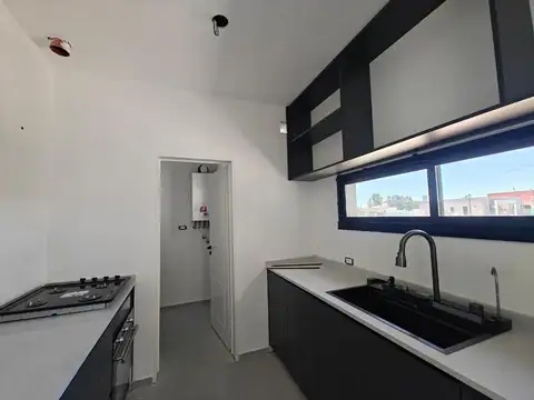 Casa 4 ambientes con 3 baños