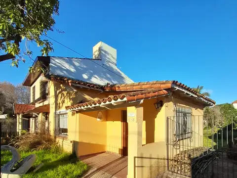 Casa 4 ambientes con 1 baño