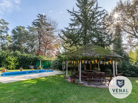 Casa en Venta con 6 cocheras