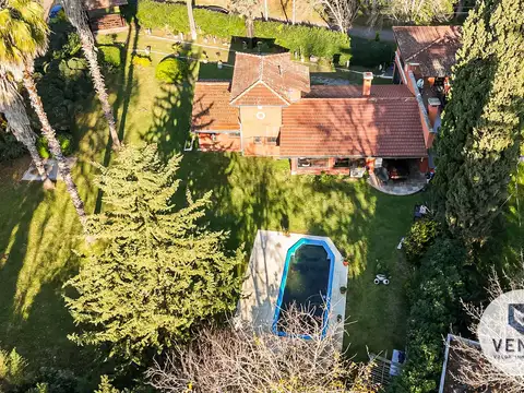 Azucena  al 3300 - Barrio El Cazador