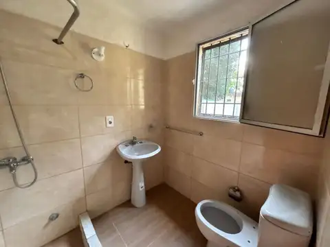 Casa 6 ambientes con 3 baños