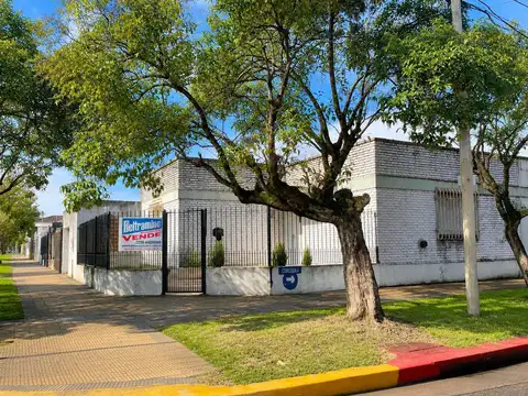 CASA EN VENTA - MERLO CENTRO