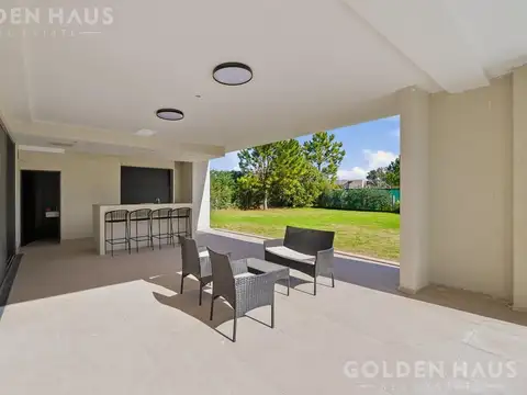 Casa en venta con piscina y 3 dormitorios en suite en Valdevez