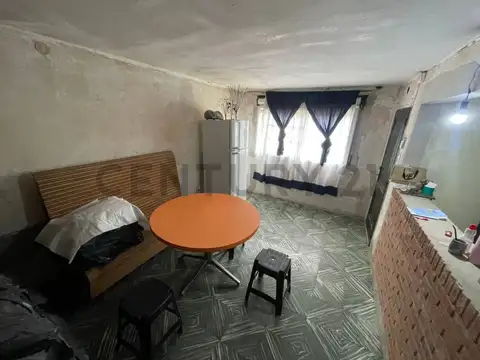 Constantino Gaito 3000, Piso 0