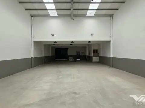 En Alquiler Galpon 170m2 Cub. Refaccionado a nuevo, FM Z1.  -  San Andres