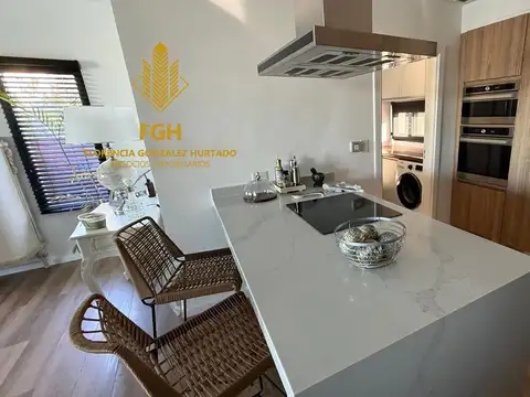 Casa 4 ambientes con 3 baños