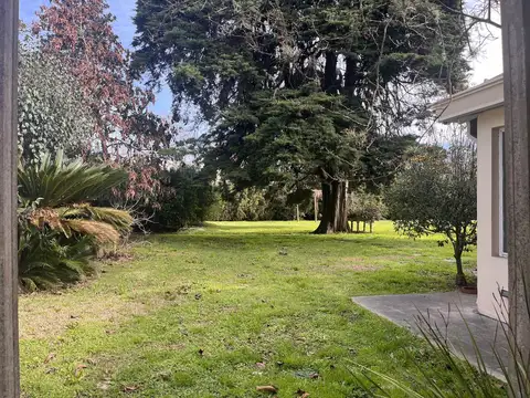 Cno. Gral. Belgrano  al 1470 e/ 460 y 462 City Bell