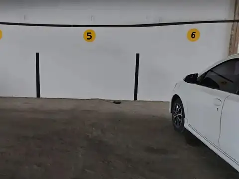 Cochera en 8vo piso por rampa