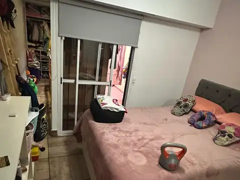 MORON CENTRO- DEPTO DE 2 AMB 1/2 PB- PATIO CON LAVADERO- EXCELENTE ESTADO- A MTS DE RIVADAVIA