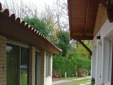 Casa 5 ambientes con 3 baños