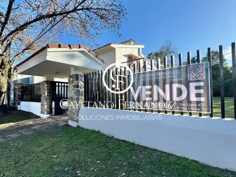 Casa en Venta con 3 cocheras
