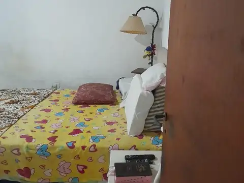 VENTA CASA CON TERRENO LIBRE  9 DE ABRIL ESTEBAN ECHEVERRIA