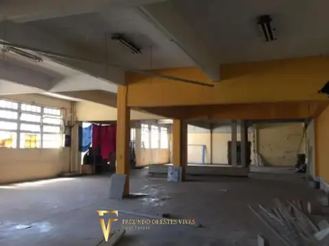 Galpon en Alquiler en Lomas del Mirador, USD 30.000