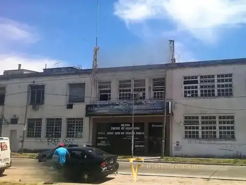 Galpon en Alquiler en Lomas del Mirador, USD 30.000