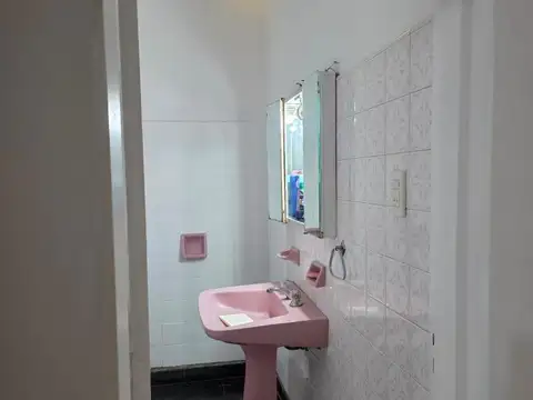Casa en Alquiler con 2 cocheras