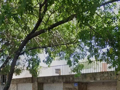 ALQUILO CASA DOS DORM. C GARAGE MONTEVIDEO 3600