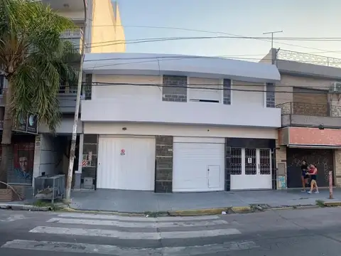 ESTRATÉGICA  PROPIEDAD S / AVENIDA  10X30. FOS 60 - FOT 2.2