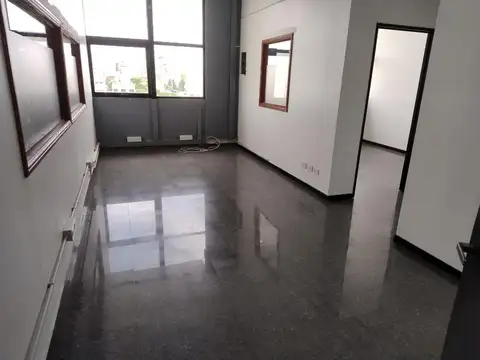 Oficina en Alquiler al Este
