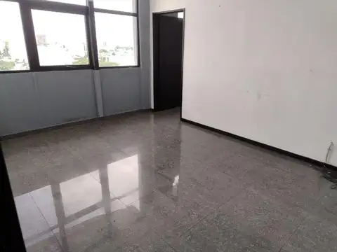 Oficina en Alquiler con 1 cochera