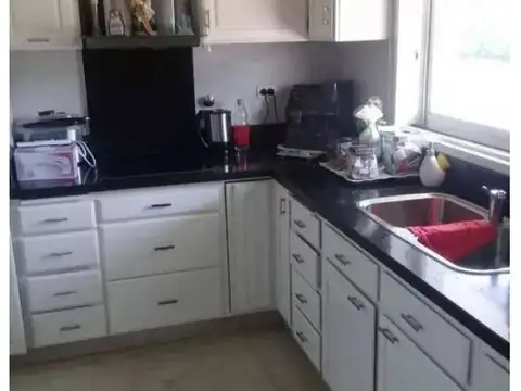 Casa 6 ambientes con 4 baños