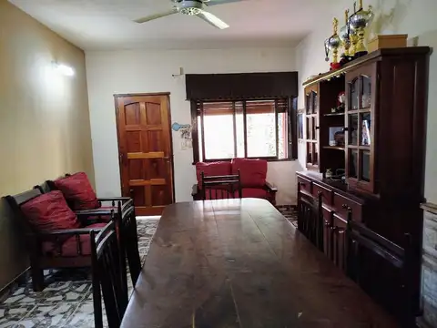 VENTA CASA + DEPTO EN VILLA DE MAYO, MALVINAS ARG.