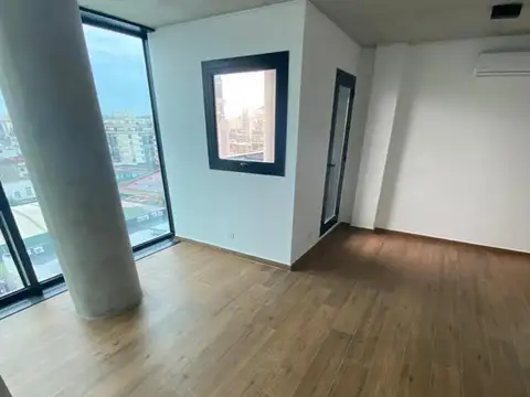 Av. Caseros 700, Piso 8°